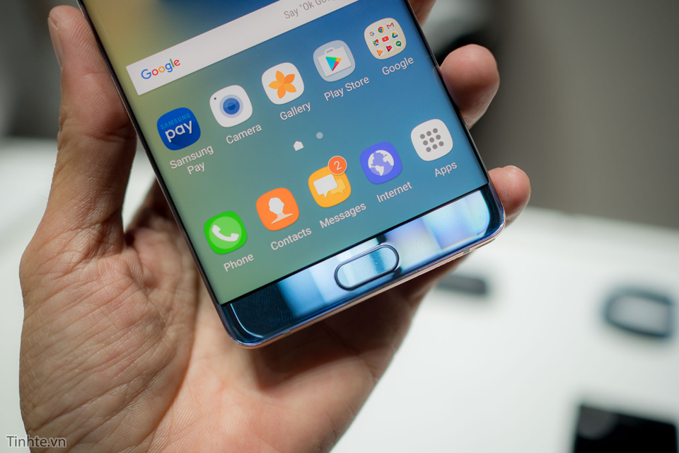 Hậu Note 7, người dùng vẫn trung thành với Samsung Có đến 91% người sử dụng điện thoại Samsung cho biết rằng họ vẫn sẽ tiếp tục sử dụng, mua điện thoại Samsung