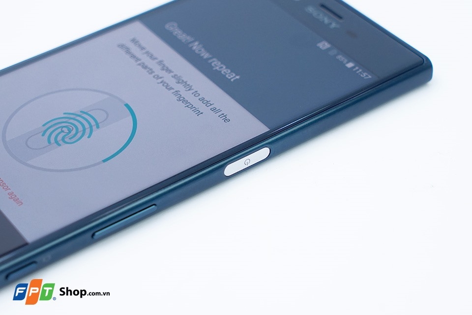 Sony Xperia XZ với LG G5: Đâu là sự lựa chọn tốt nhất dành cho bạn? Sony Xperia XZ có cảm biến vân tay đặt ở cạnh hông