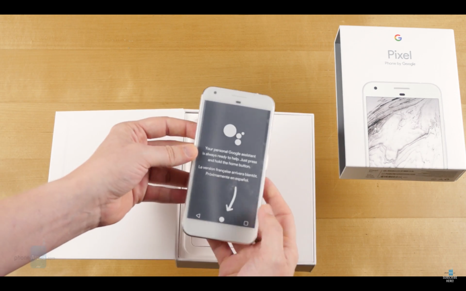 Google Pixel XL được bảo vệ bởi lớp nilon