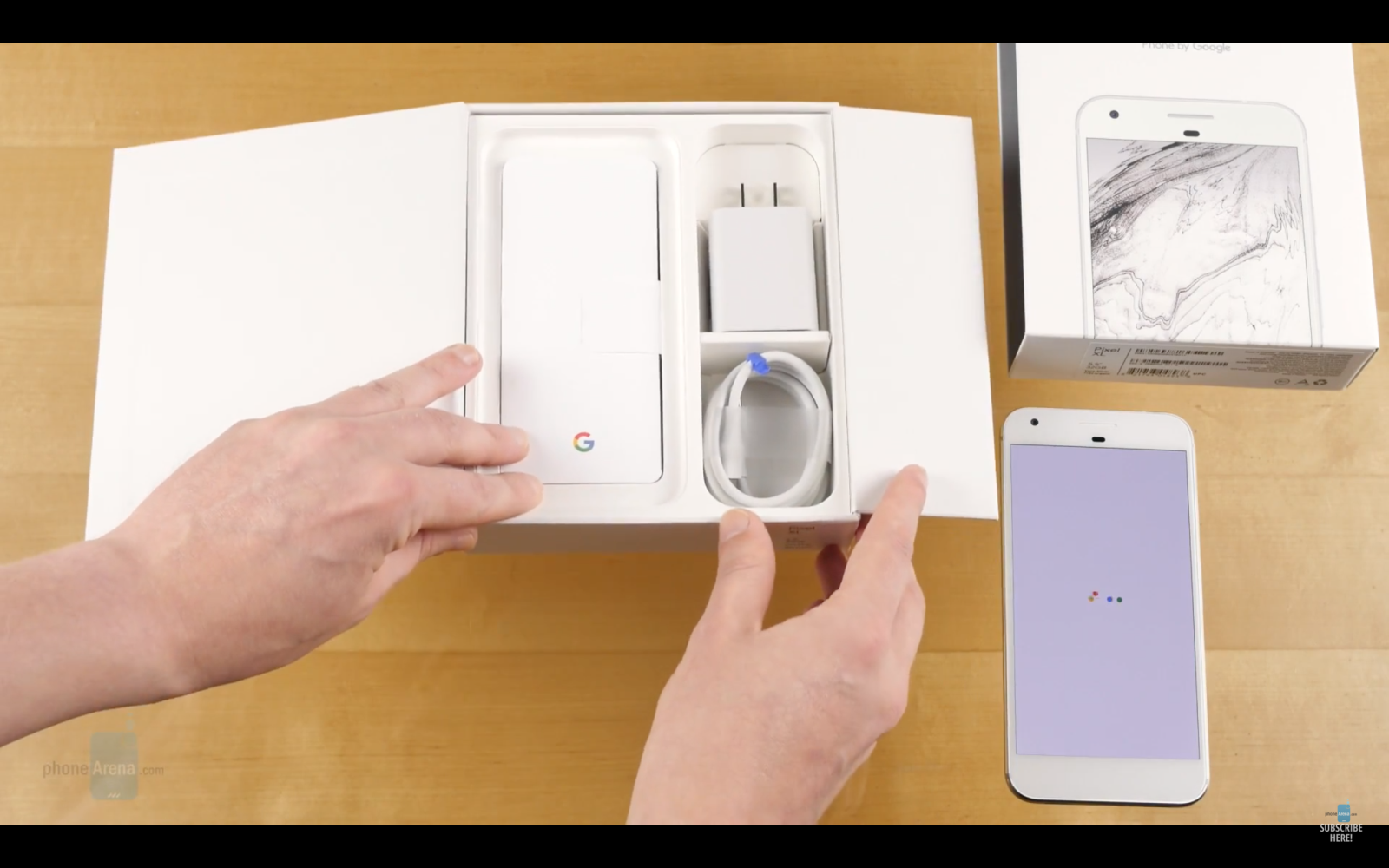 Trong hộp máy còn có rất nhiều phụ kiện đi kèm