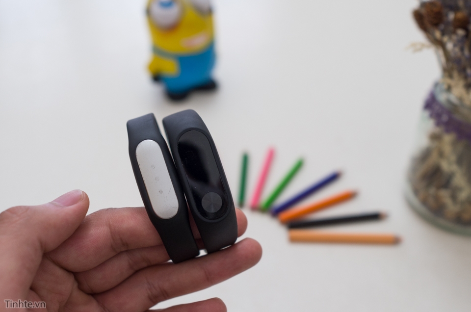 So sánh Mi Band 1 và Mi Band 2