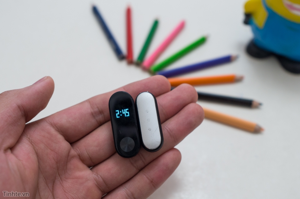 So sánh Mi Band 1 và Mi Band 2