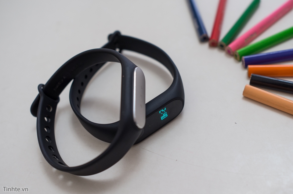 So sánh Mi Band 1 và Mi Band 2