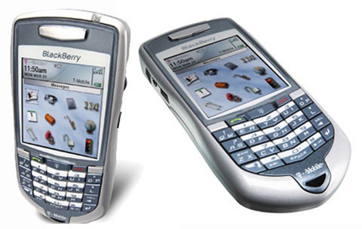 Nhìn lại 12 chiếc điện thoại làm nên tên tuổi của BlackBerry 3