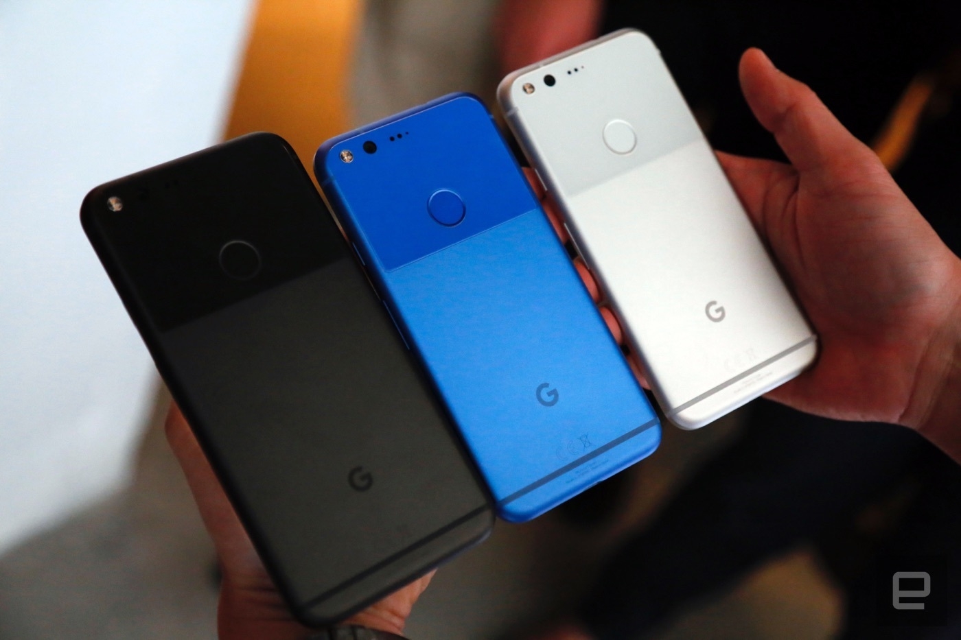 Trên tay Google Pixel và Google Pixel XL