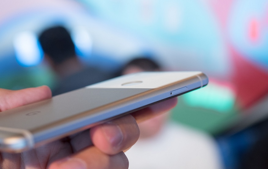 Trên tay Google Pixel và Google Pixel XL