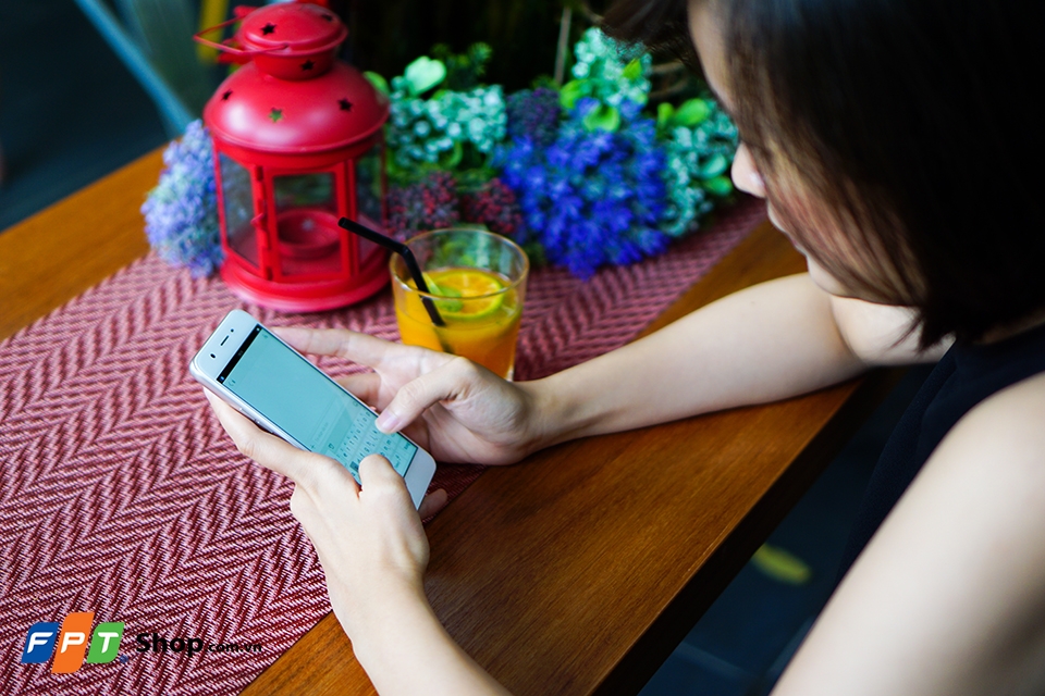OPPO A39 và Galaxy J5 Prime: OPPO vượt trội Samsung ?