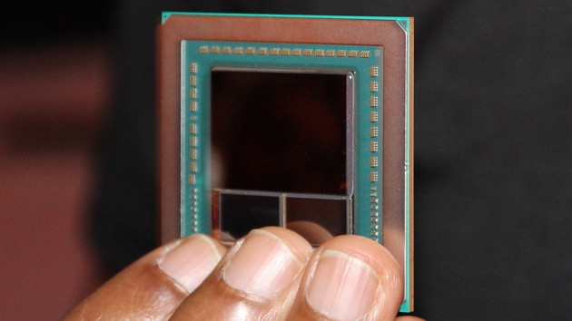 CES 2017: Hình ảnh cận cảnh GPU Vega của AMD