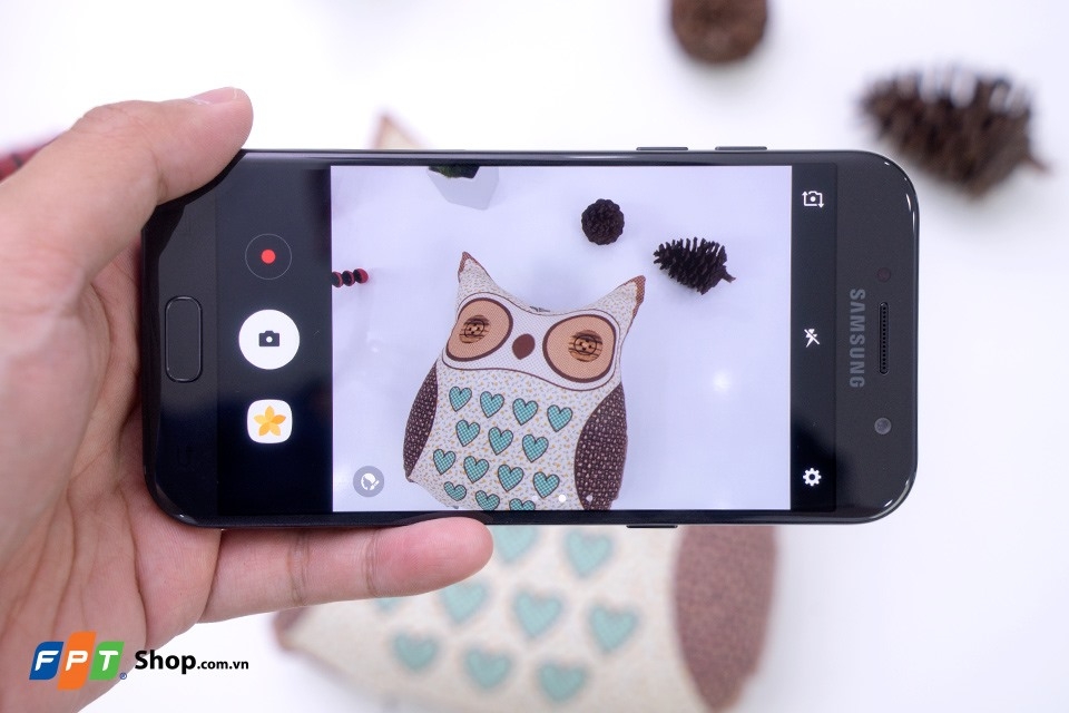 Trải nghiệm nhanh Samsung Galaxy A 2017 sau khi mở bán chính thức Trải nghiệm nhanh Samsung Galaxy A 2017 sau khi mở bán chính thức