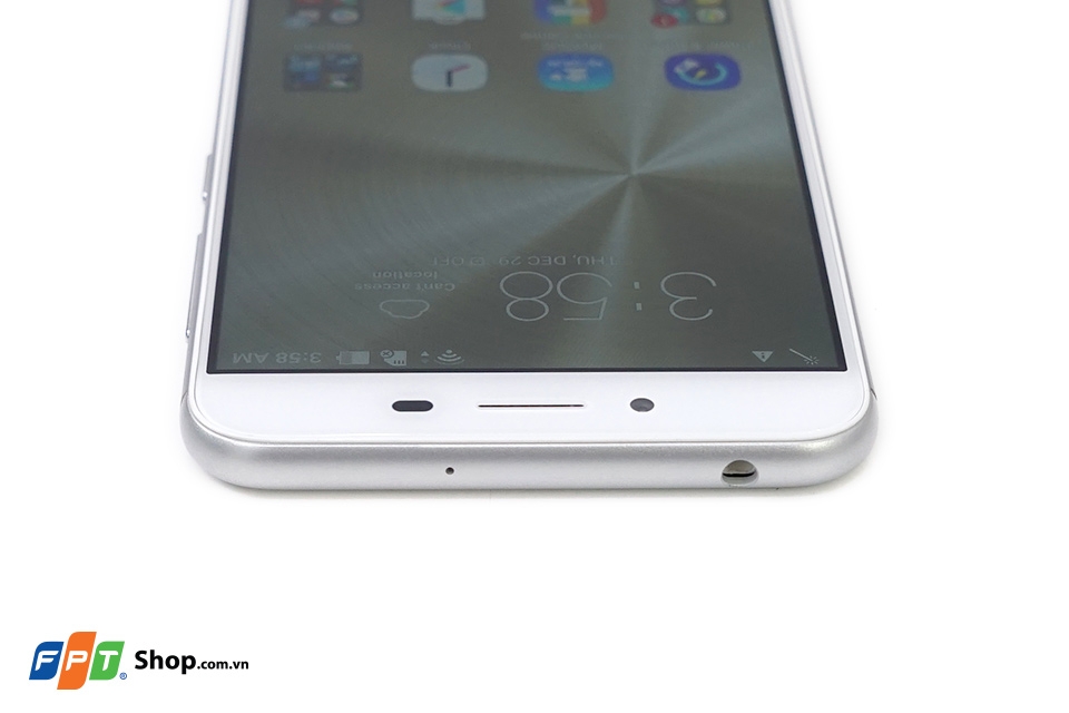 Cận cảnh Zenfone 3 Max 5.5 inch Cận cảnh Zenfone 3 Max 5.5 inch