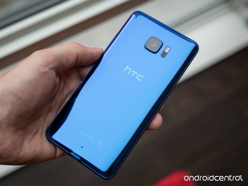 HTC ra mắt HTC U Ultra phiên bản kính Sapphire
