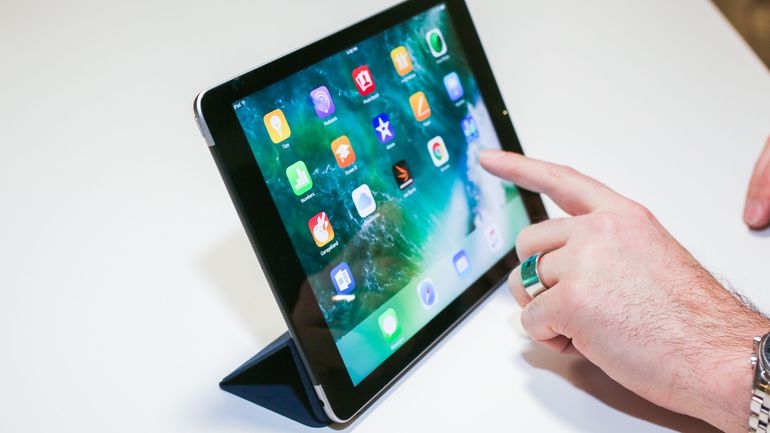 Apple “ngửi khói” Amazon trong mảng dịch vụ