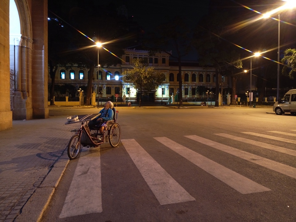 ảnh chụp đêm tại nhà thờ đức bà