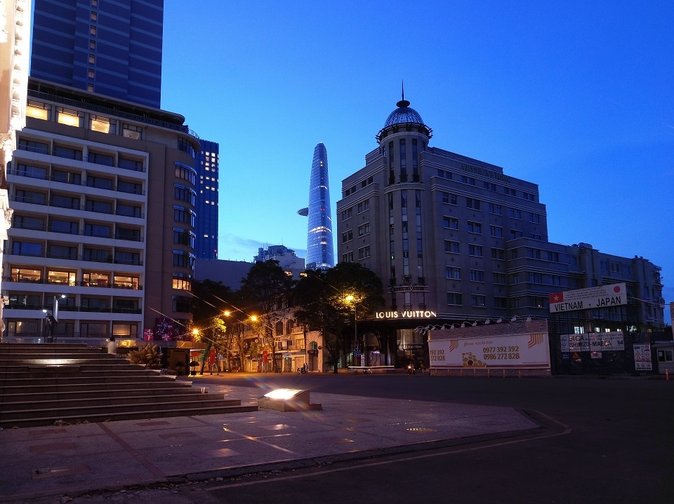 test chụp đêm gần sáng