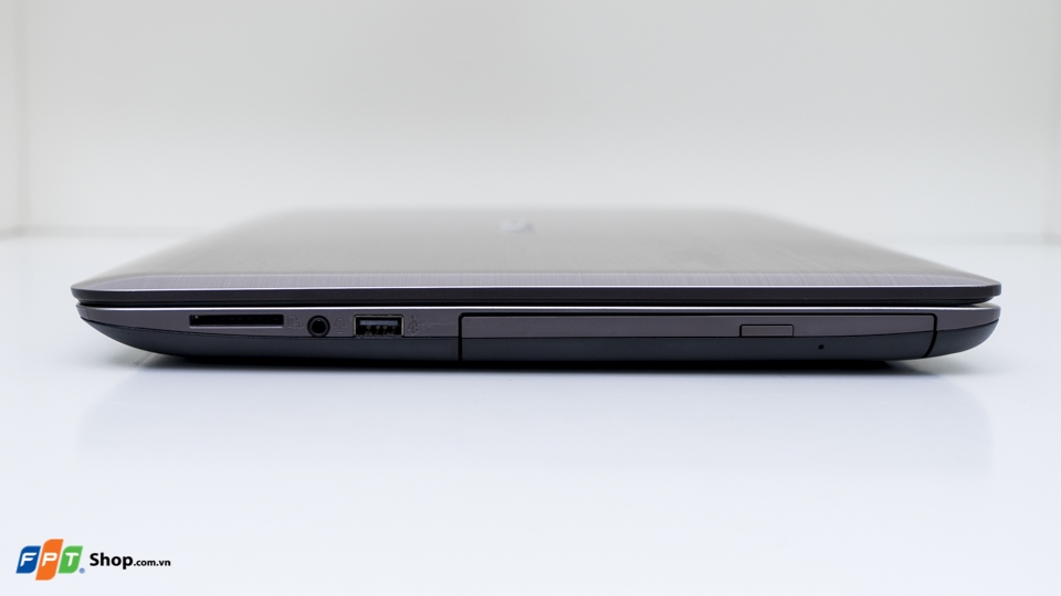 Cạnh phải Asus A556U