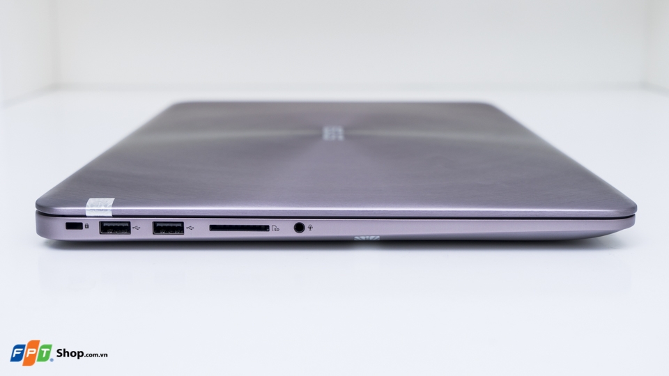 Cạnh trái ASUS UX510UW
