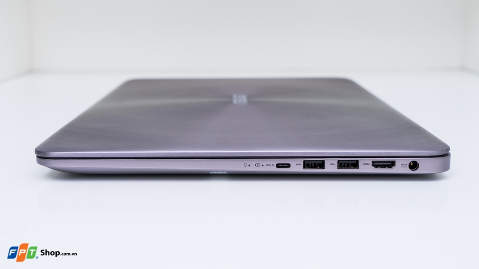 Cạnh phải ASUS UX510UW