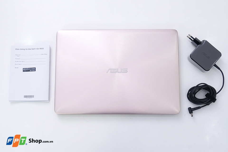 Đánh giá Asus UX310UA (3) Mặt trên máy
