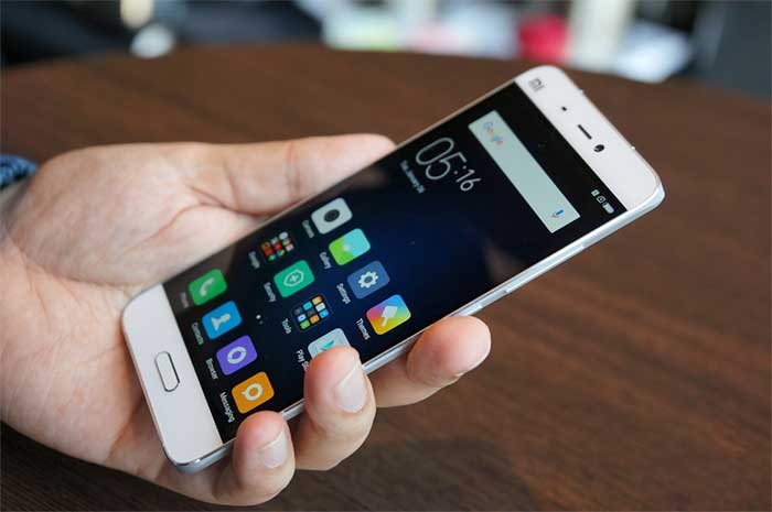 Trên tay điện thoai Xiaomi Mi5
