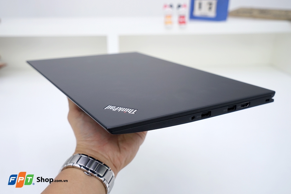 Thiết kế ThinkPad X1-Carbon