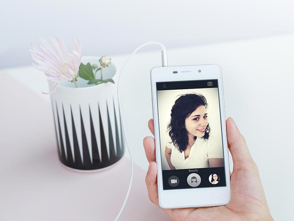 OPPO Joy 3 camera truoc