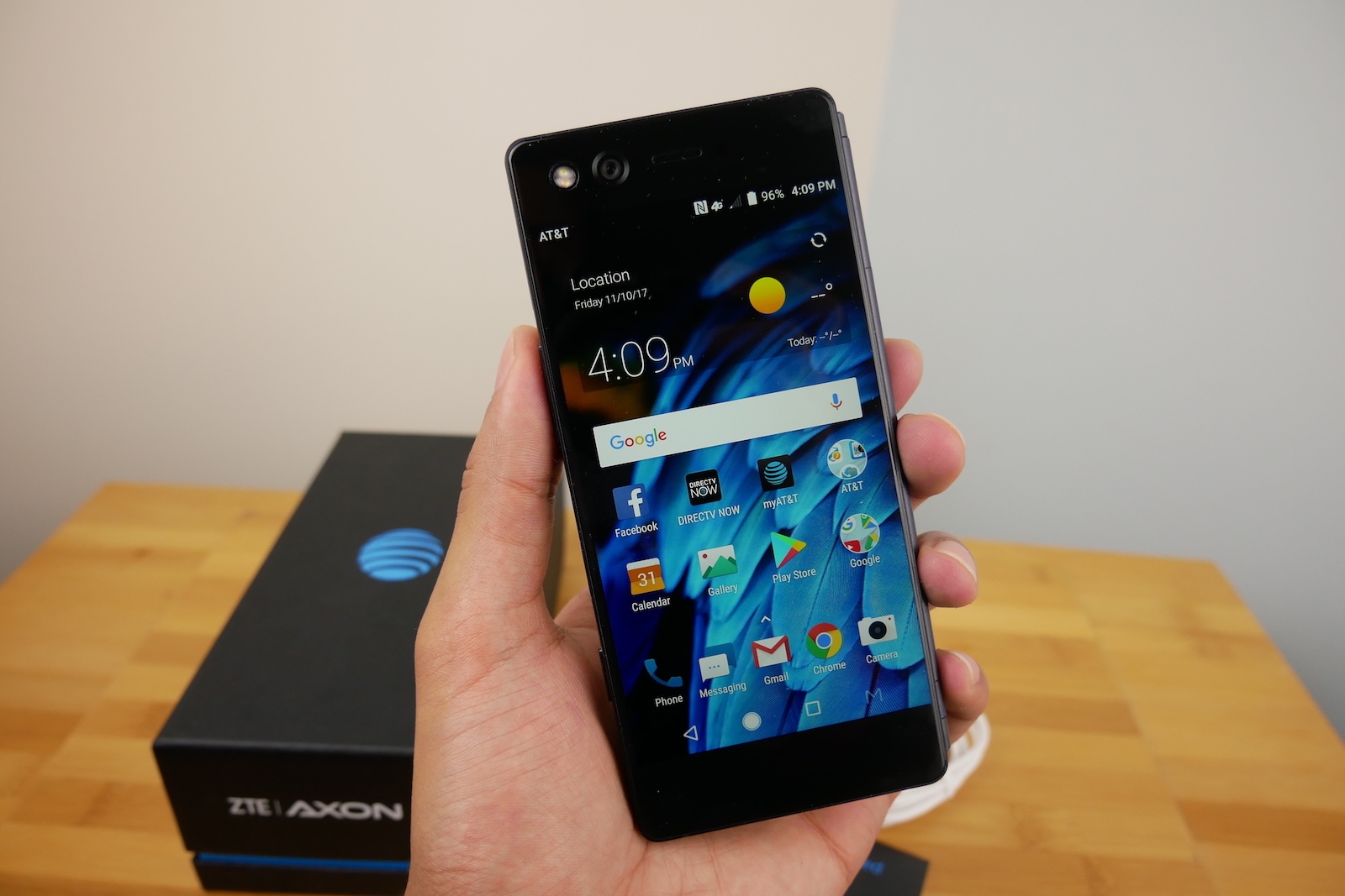 mở hộp ZTE Axon M