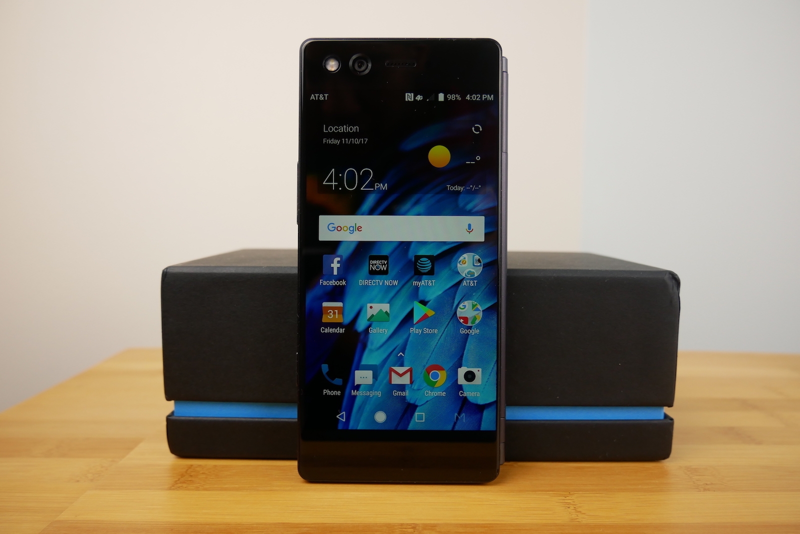 mở hộp ZTE Axon M