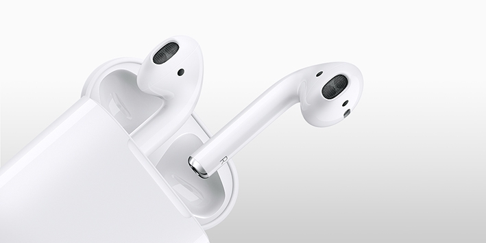 Làm sao để sạc lại pin cho cả AirPods và hộp sạc