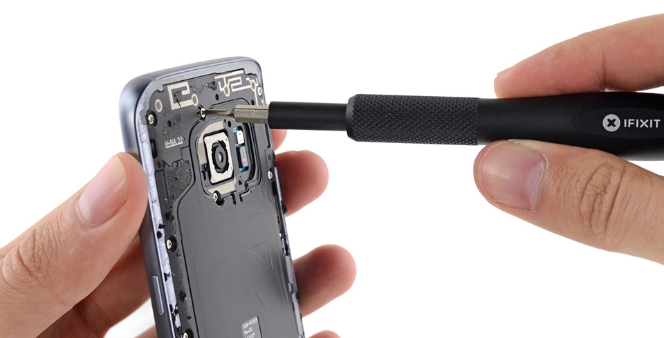 ben trong samsung galaxy s7