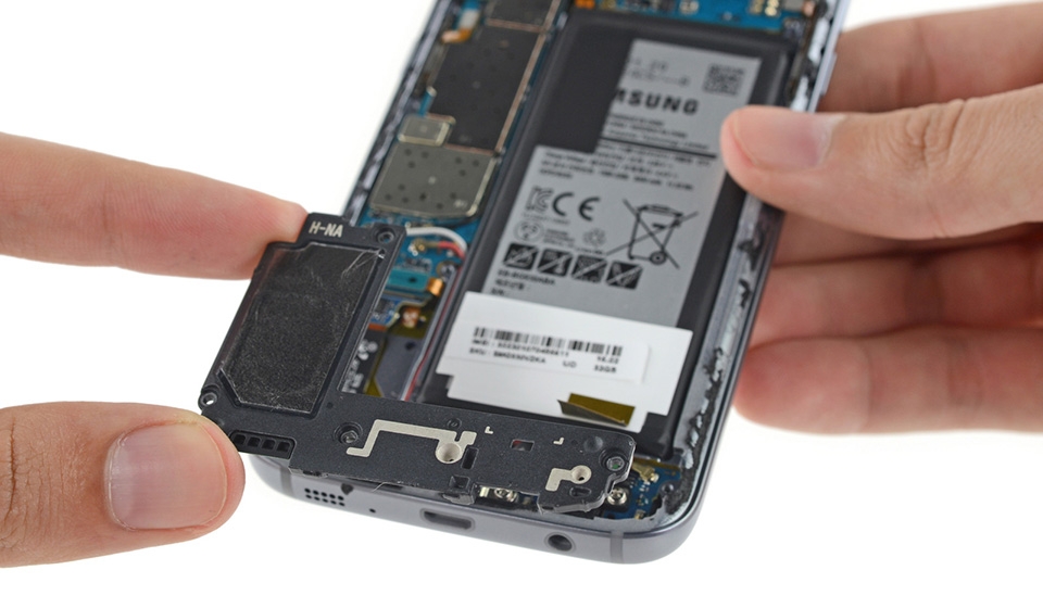 ben trong samsung galaxy s7
