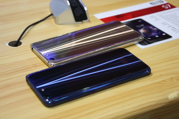 trên tay Elephone S7