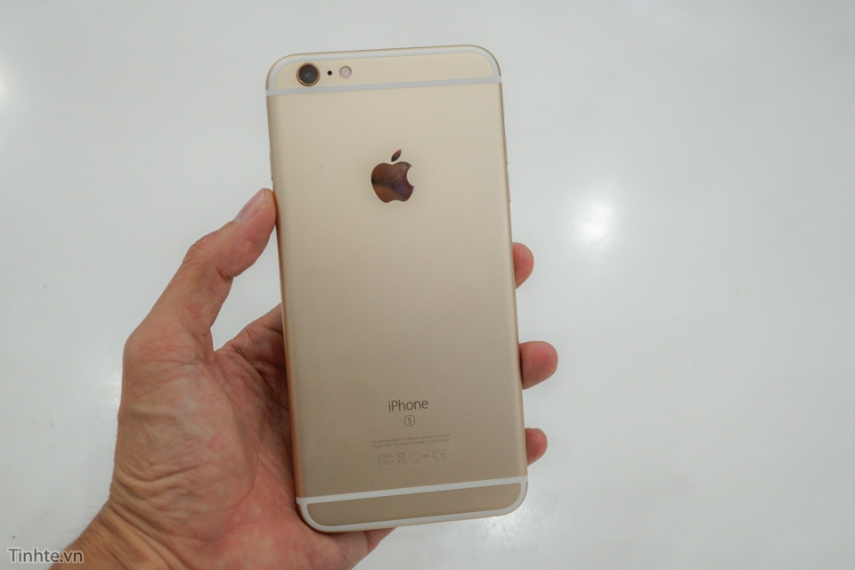 tren tay iPhone 6s và iPhone 6s Plus