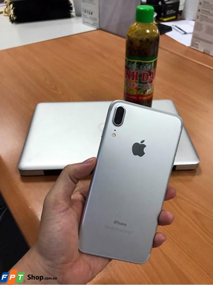 Thêm nhiều ảnh iPhone 8 bản màu bạc tại Việt Nam