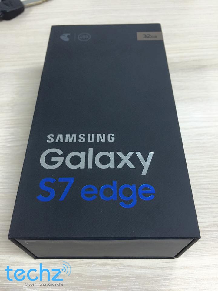 mo hop Samsung Galaxy S7 Edge