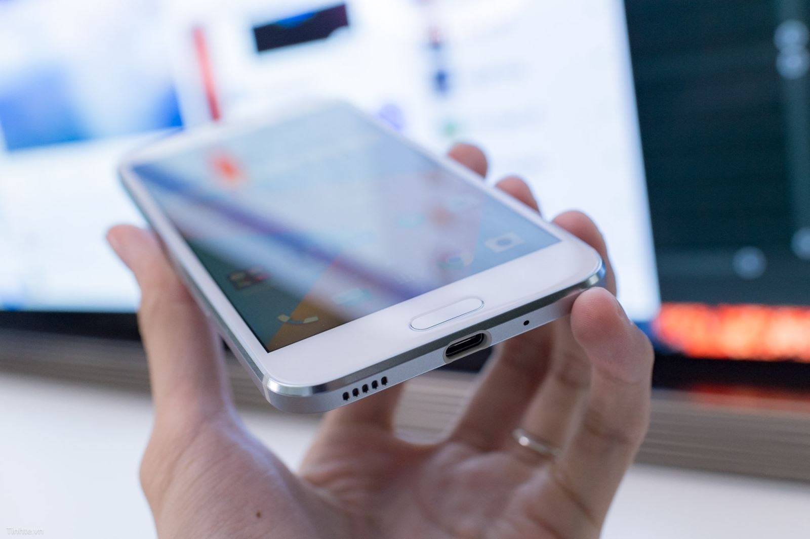 trên tay HTC 10 evo