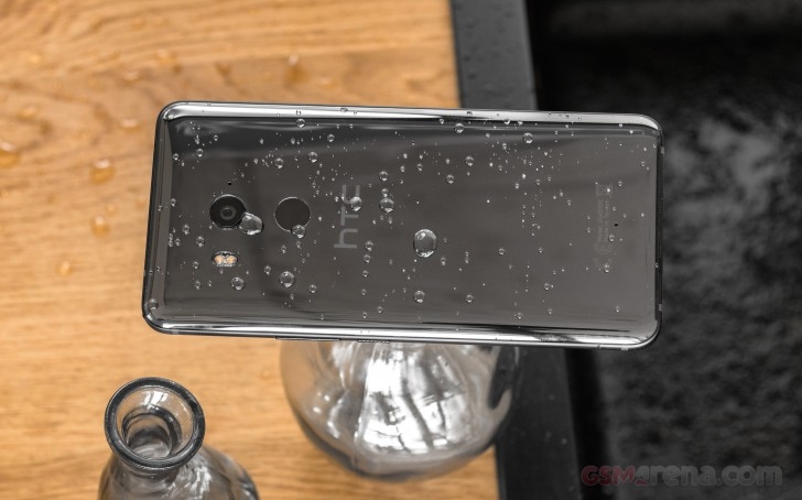 mở hộp HTC U11+