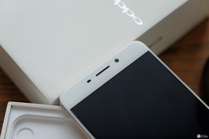 mo hop OPPO R9