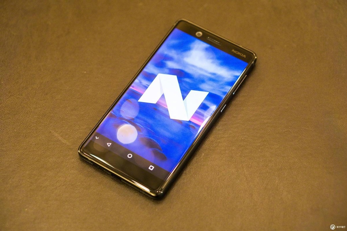 trên tay Nokia 7