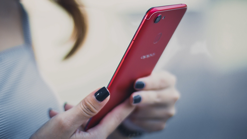 OPPO F5 đỏ