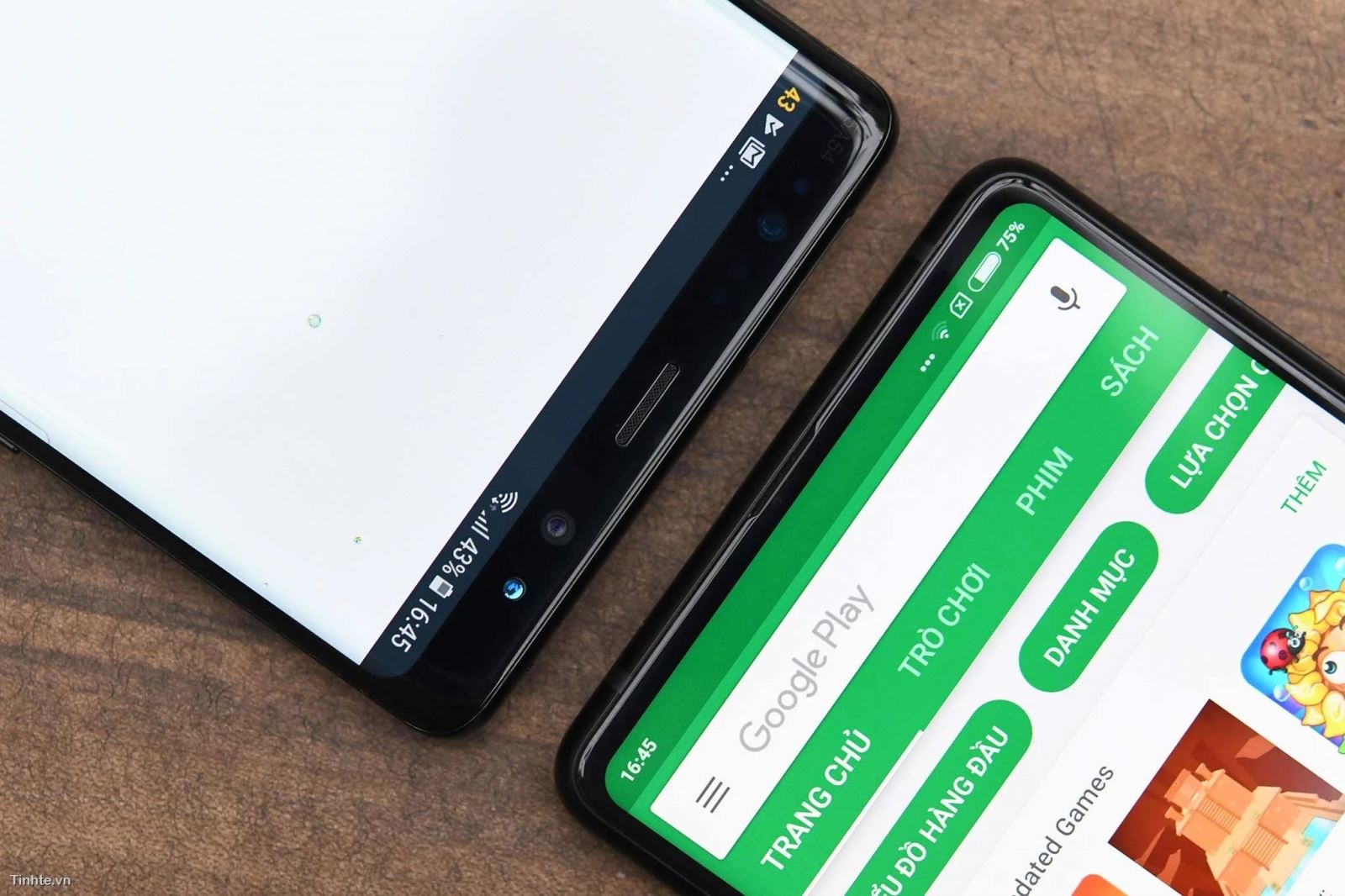 so sánh Samsung Galaxy Note8 và Xiaomi Mi Mix 2