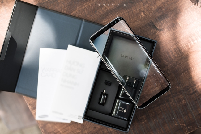 Samsung Galaxy S8 trong suốt