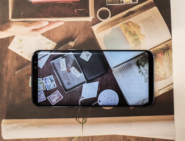 Samsung Galaxy S8 trong suốt