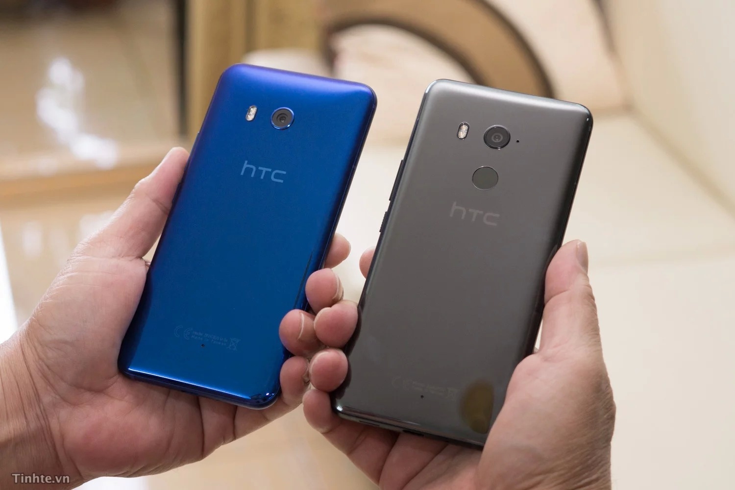 so sánh HTC U11+ và HTC U11