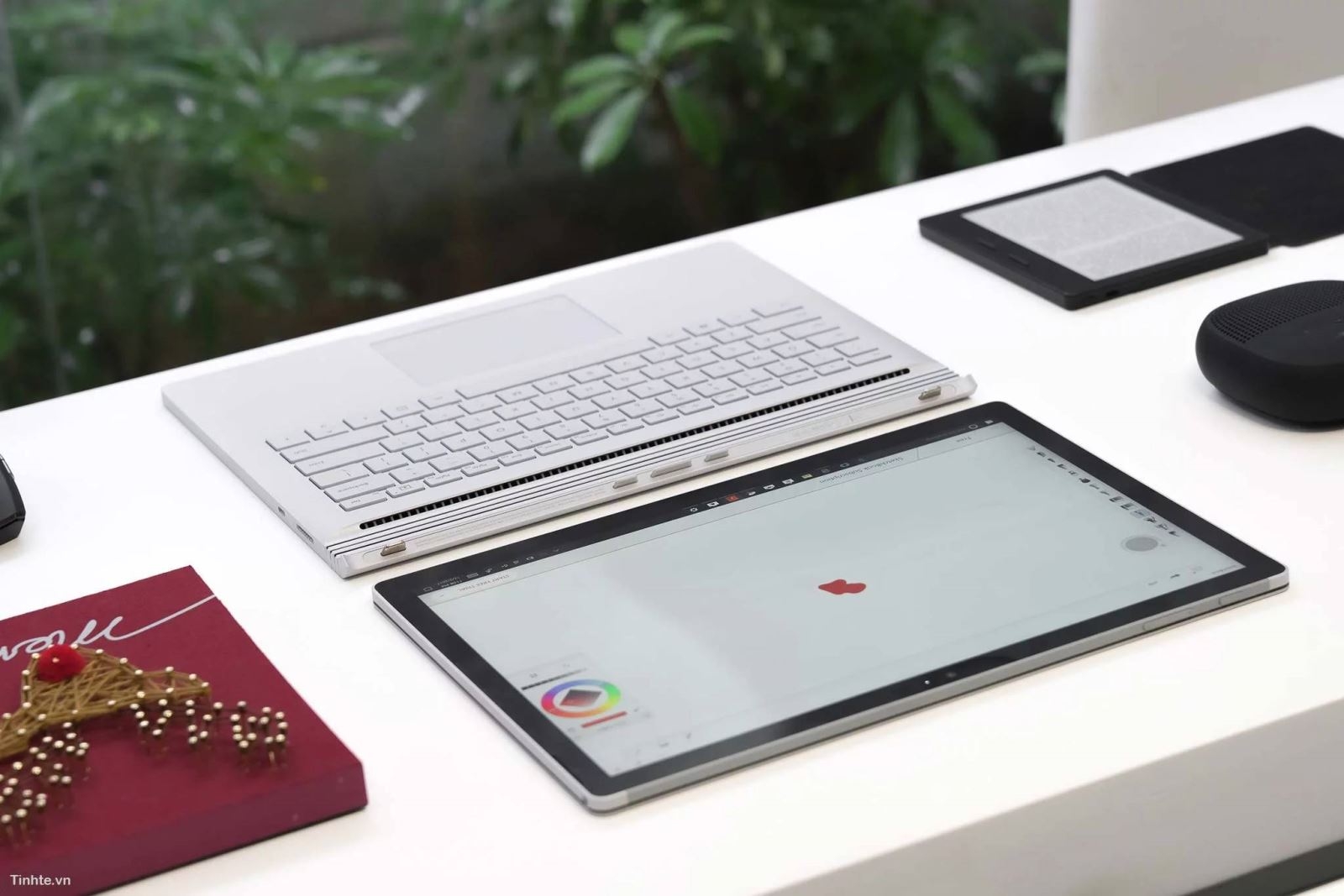 trên tay Surface Book 2
