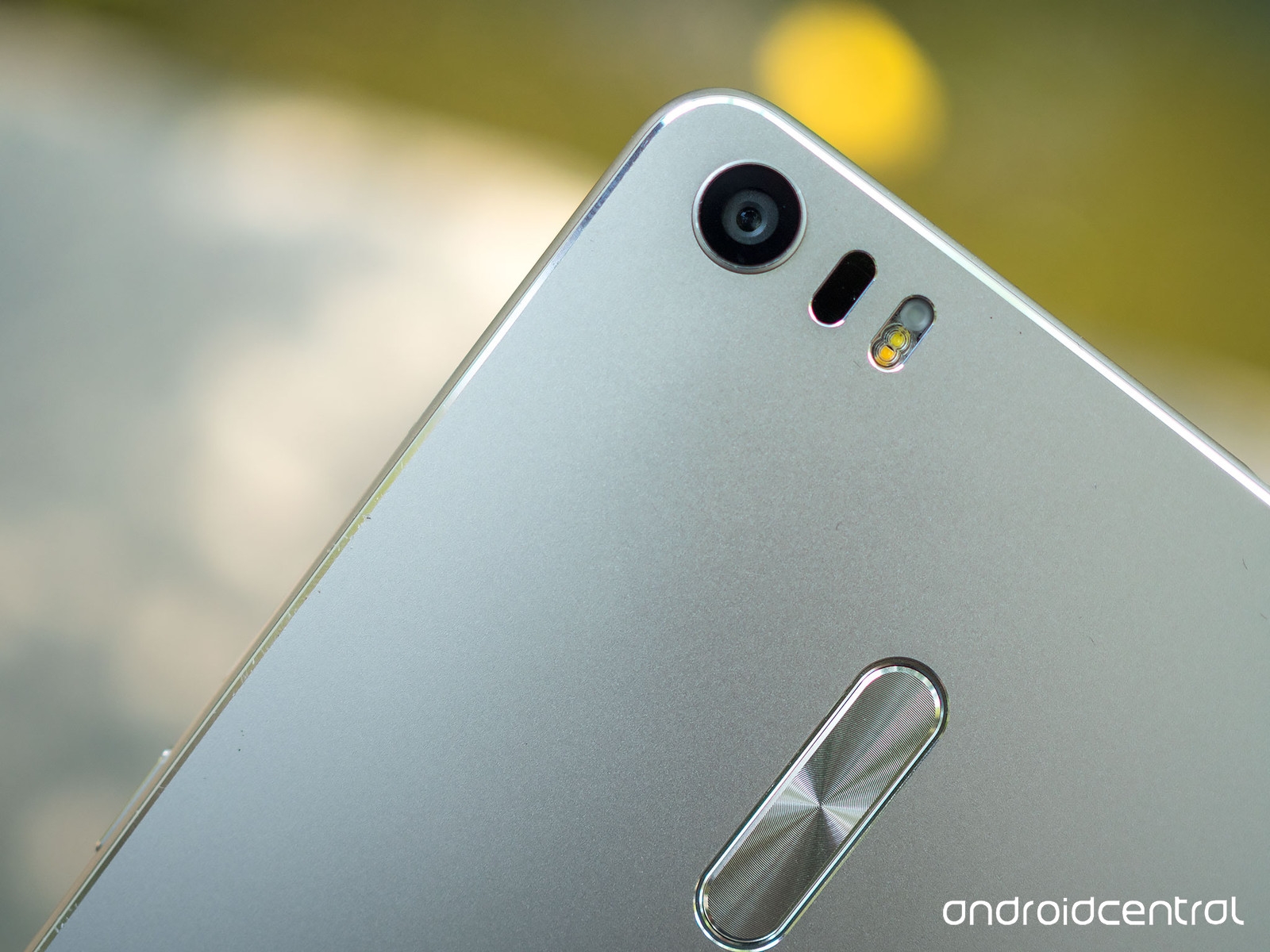 tren tay asus zenfone 3 ultra