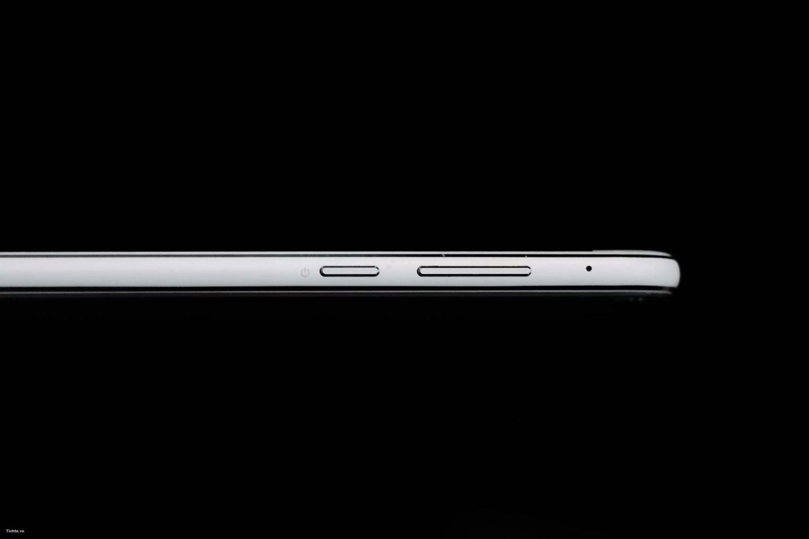 Trên tay Asus ZenFone 4 Pro