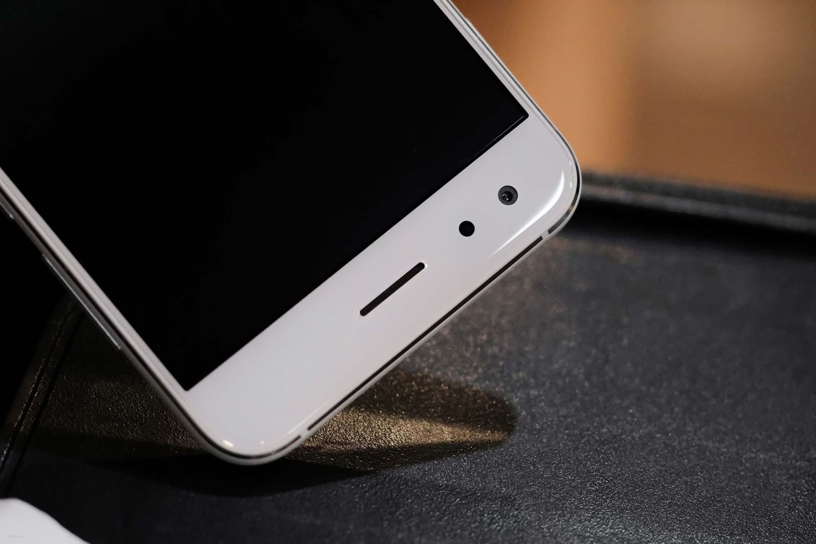 Trên tay Asus ZenFone 4 Pro