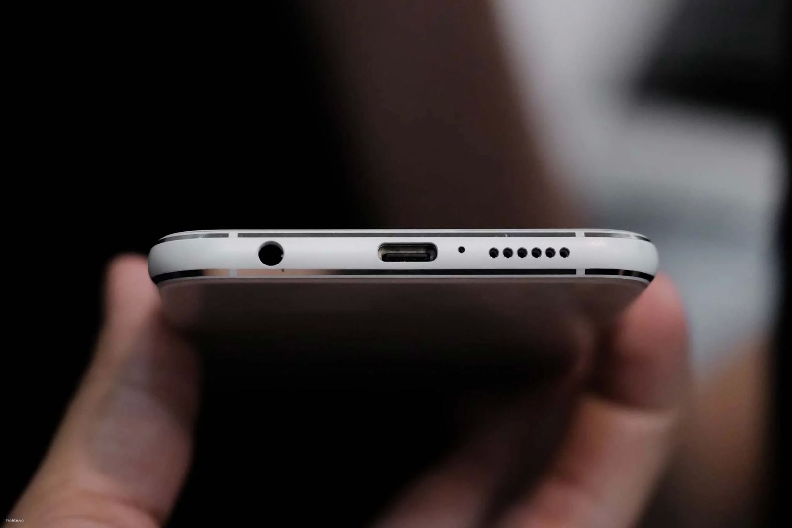 Trên tay Asus ZenFone 4 Pro