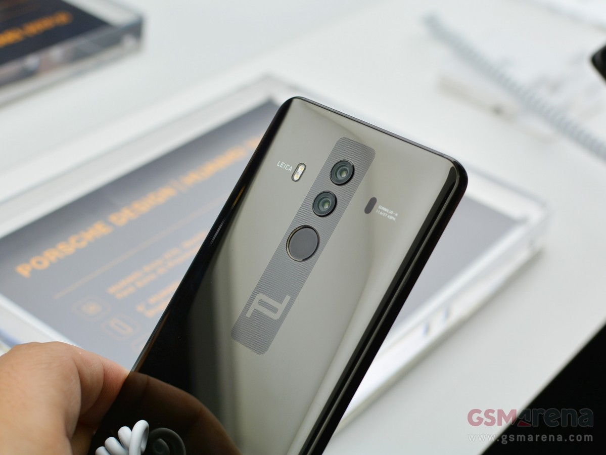 trên tay Huawei Mate 10 Porsche Design