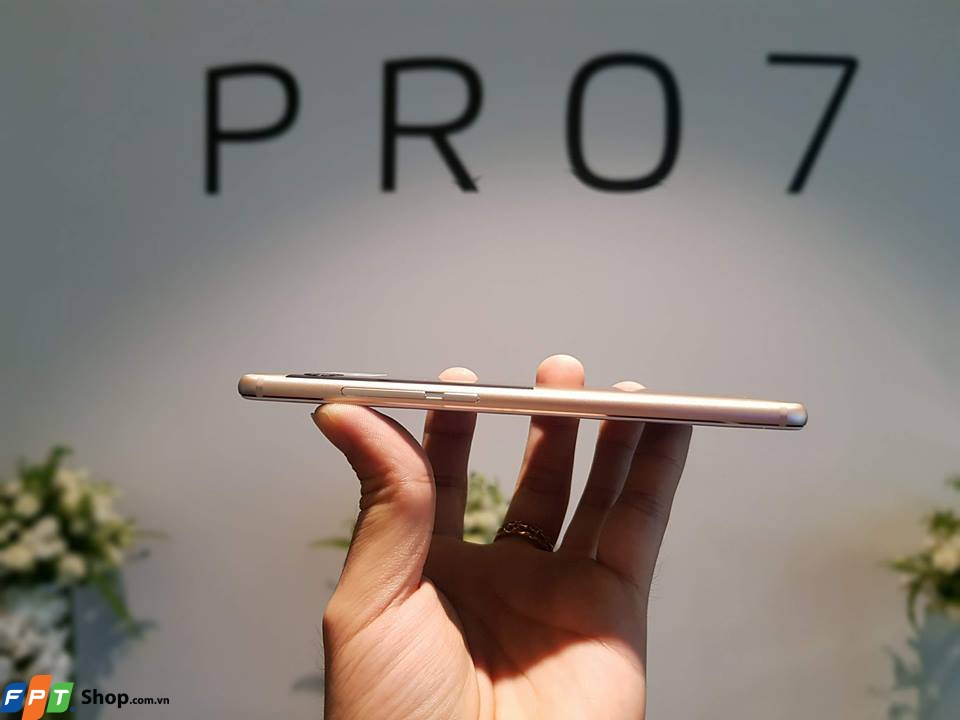 trên tay Meizu Pro 7 FPT Shop
